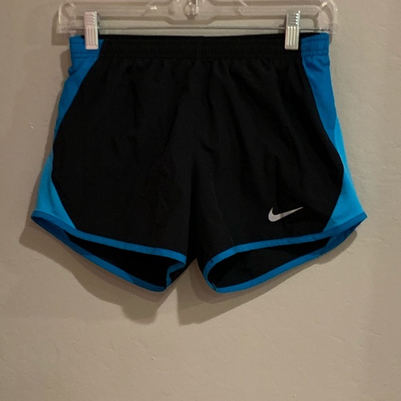 Nike athletic shorts - Picture 2 of 2